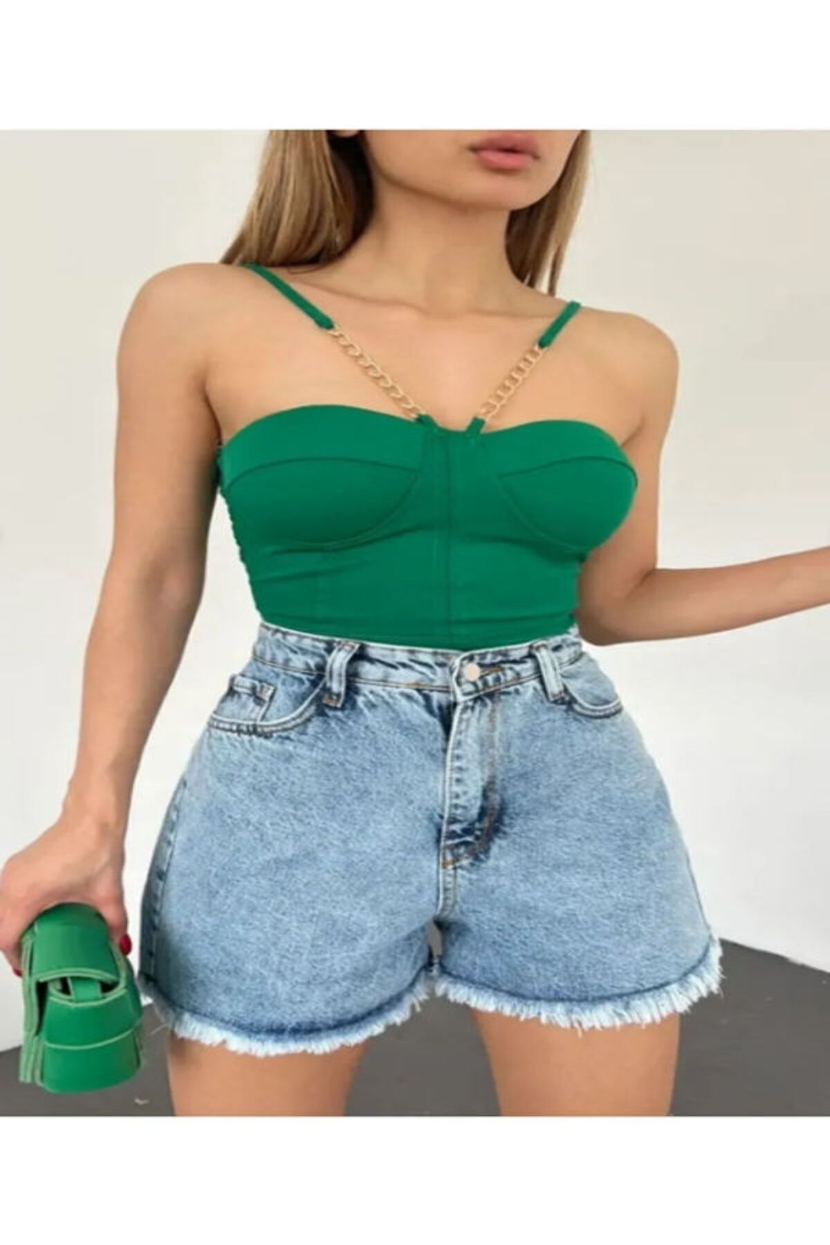 Paçası Püsküllü Yıkamalı Denim Kot Şort